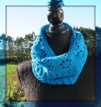 Venetian Rose Cowl