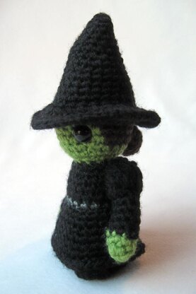 Witch and Wizard Mini Amigurumi