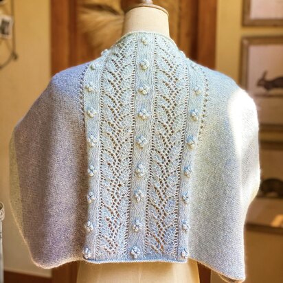 Light Sciarpone Lace Capelet - knitting pattern