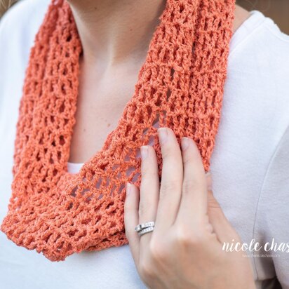 Lindy Lace Cowl