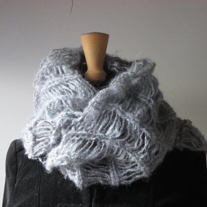 Lacy collar and cowl