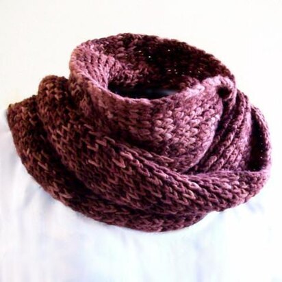 Pretty Twisted Ribbed Scarf