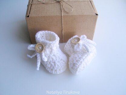 Polar Bear Baby Hat and Booties Set