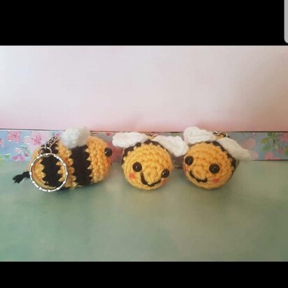 Bumble bee keychain