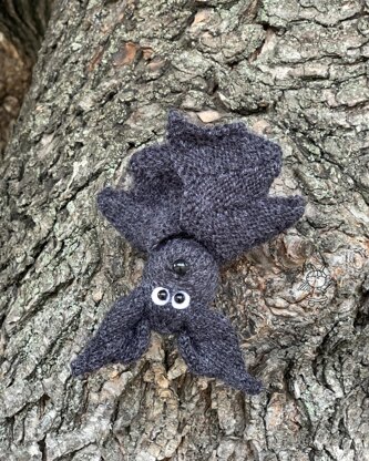 Mini cute Bat knitting flat