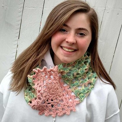 Chamomile Skulls Cowl Crochet Pattern