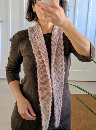 Scalloped Mini Scarf and Shawl