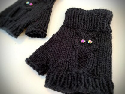 Fingerless Gloves – with OWLS! Includes How-to Video