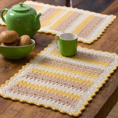 Cornmeal Mats in Red Heart Super Saver Economy Solids - WR1969