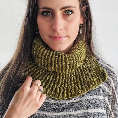 Puzzlewood Cowl