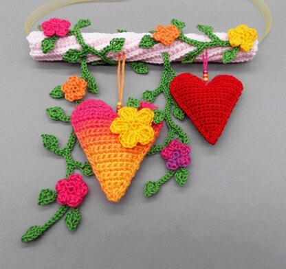 Türdeko Herzen und Blumenranken