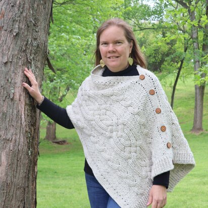 Martha Stewart 'Coming Home' Poncho: Plus Size in Lion Brand