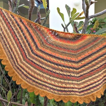 Leaf-Edged Half Circle Eyelet Shawl - knitting pattern
