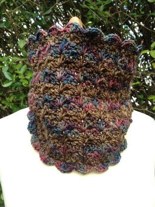 Theme & Variegations Cowl