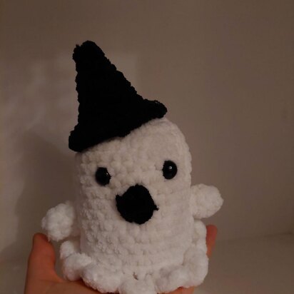 Ghost with witch hat