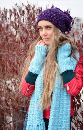 Olana knit hat with dreadlock pom