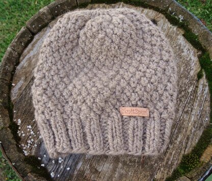 Simple slouchy textured hat