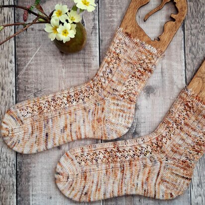 Spring Forward Socks - knitting pattern