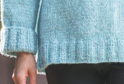 Winter Warmer Tunic in Cascade Yarns Aereo - A340 - Downloadable PDF