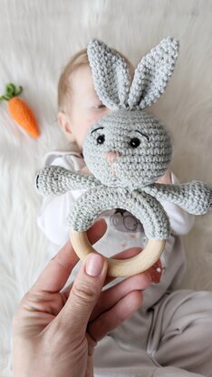 Crocht bunny baby rattle amigurrumi pattern