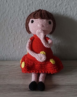 Crochet pattern: Doll Isabelle!