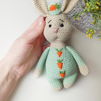 Crochet bunny toy amigurumi pattern