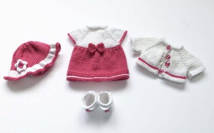 Dolls clothes knitting pattern 19077