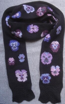 Pansy scarf with Feather-and-Fan edgings