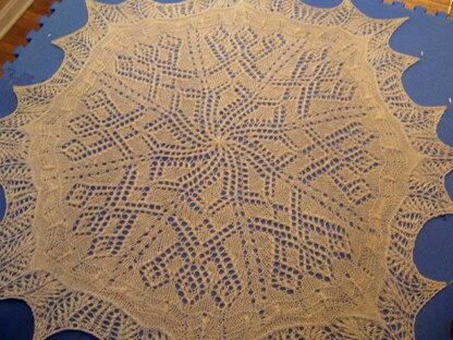 Snowflake Shawl ... a 46 inch circle shawl or lapblanket