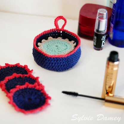 Reusable makeup pads