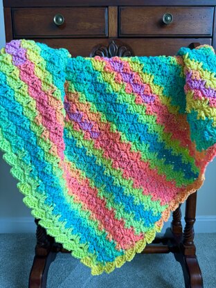 EASY Diagonal Shell Baby Blanket