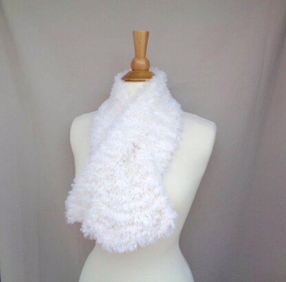 Fluffy Keyhole Scarf