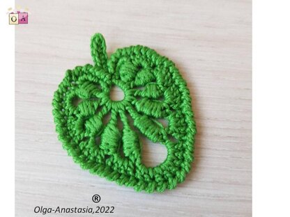 Openwork green leaf crochet