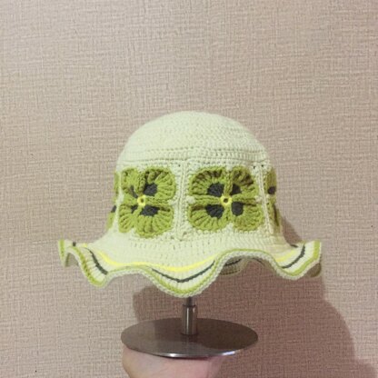 Pansy bucket hat Adult PDF Crochet Pattern