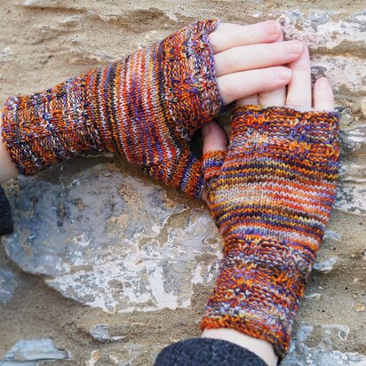 Fretta Fingerless Mitts - knitting pattern