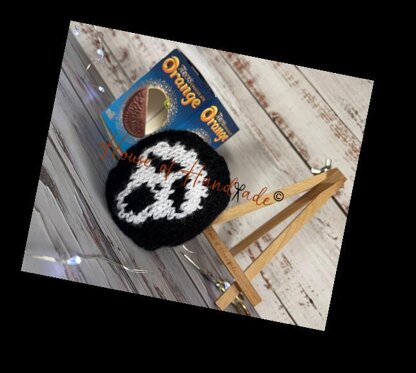 Scream Inspired Chocolate Orange Cover Knitting Pattern