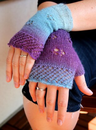 In Bloom fingerless mittens