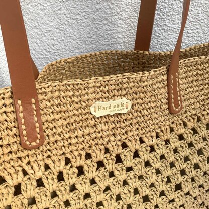 Cheerful raffia bag