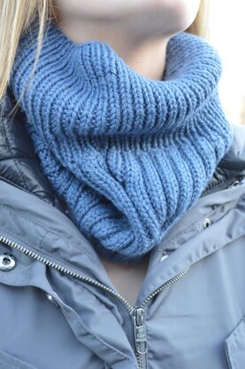 Ribbed Cabled Cowl