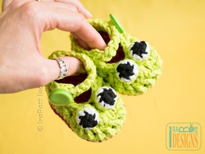 Crazy Eyes Frog Booties