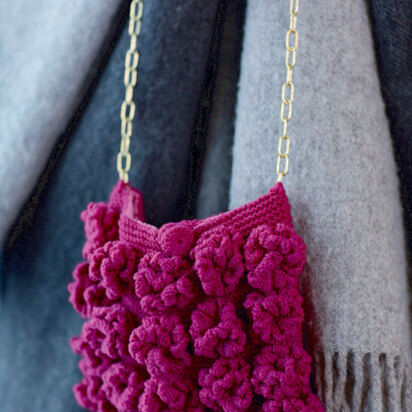 Tasche mit gestrickten Rosen  in Schachenmayr Merino Extrafine 120 - S7041B - Downloadable PDF  