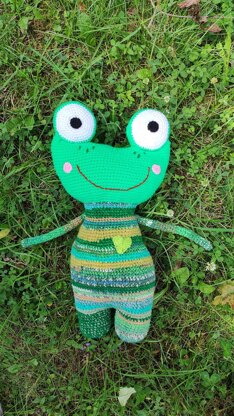 Scrap yarn Frog