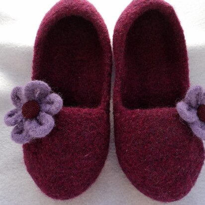 Little Girls Ballet Slipper with Flower Felted Knit