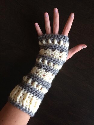 Cabin Nights Fingerless Gloves