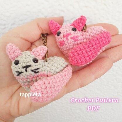 Heart cat keychain crochet pattern