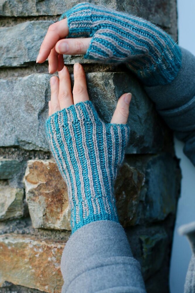 Furrow Mitts – Carol Feller