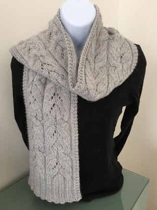 The Heartflower Cabled Scarf