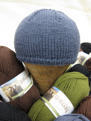 Helmet Liner and Matching Cowl in Plymouth Galway Worsted - F308