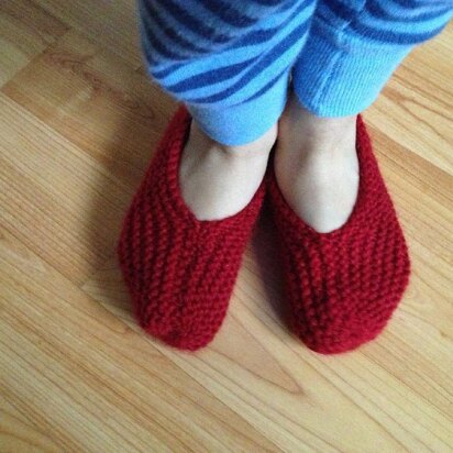 Easy Garter Stitch Booties for Everyone - knitting pattern