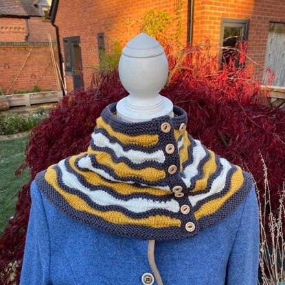 Wavy Shaped Cowl